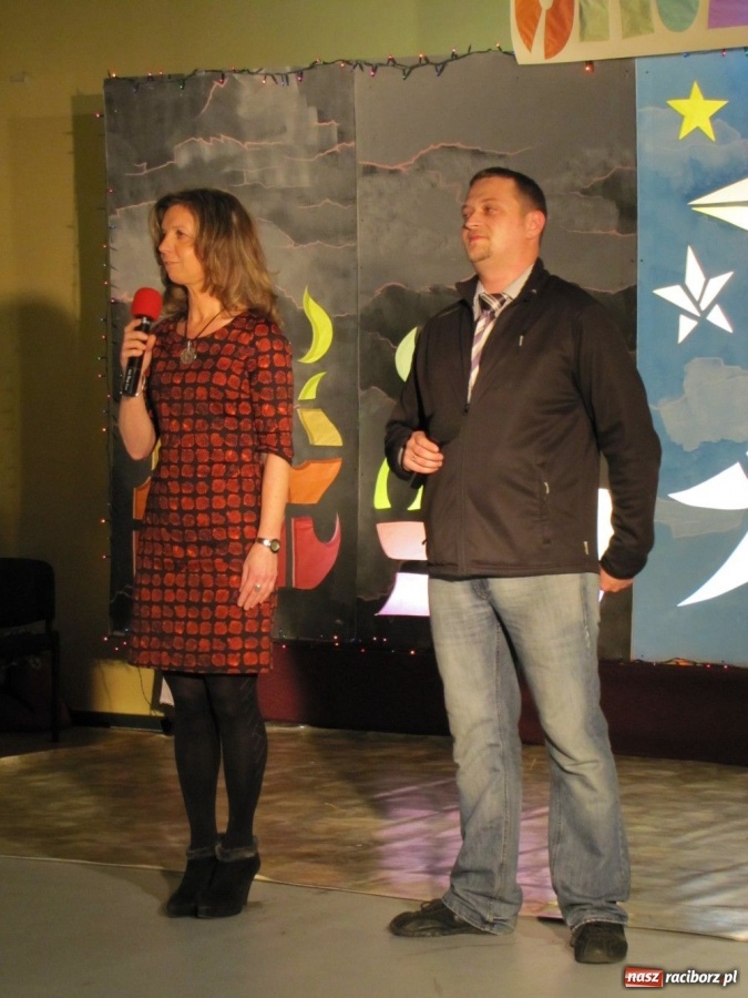 Zdjęcie w galerii na portalu naszraciborz.pl: Dochód z kiermaszu na tablice i sprzęt wiadomości z regionu