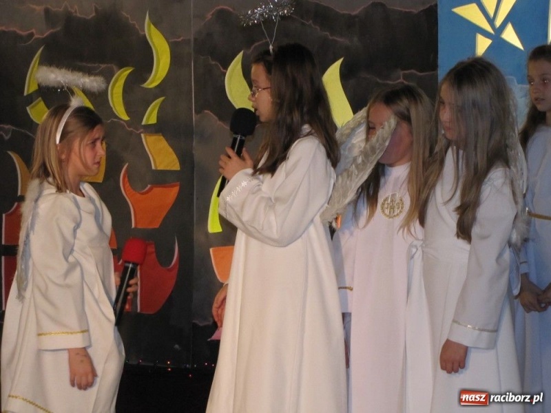 Zdjęcie w galerii na portalu naszraciborz.pl: Dochód z kiermaszu na tablice i sprzęt wiadomości z regionu