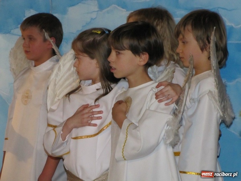 Zdjęcie w galerii na portalu naszraciborz.pl: Dochód z kiermaszu na tablice i sprzęt wiadomości z regionu