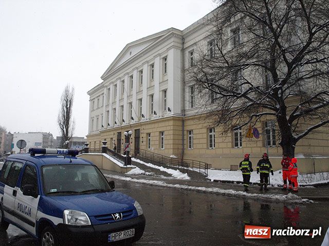 Zdjęcie w galerii na portalu naszraciborz.pl: Bombowy alarm w raciborskim sądzie wiadomości z regionu