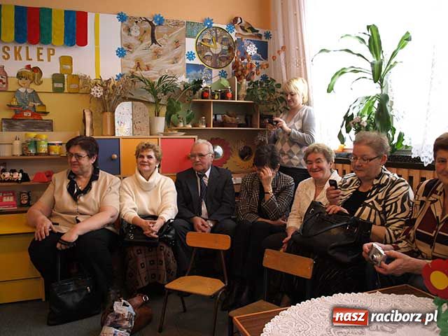 Zdjęcie w galerii na portalu naszraciborz.pl: Spóźniony Dzień Babci i Dziadka wiadomości z regionu