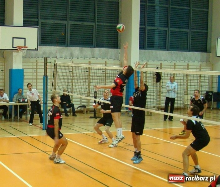 Zdjęcie w galerii na portalu naszraciborz.pl: Spodek pokonany w trzech setach wiadomości z regionu