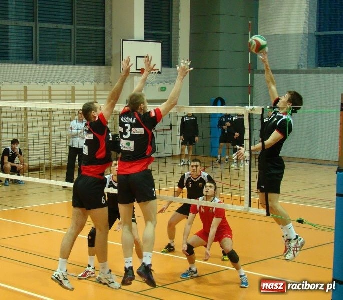Zdjęcie w galerii na portalu naszraciborz.pl: Spodek pokonany w trzech setach wiadomości z regionu