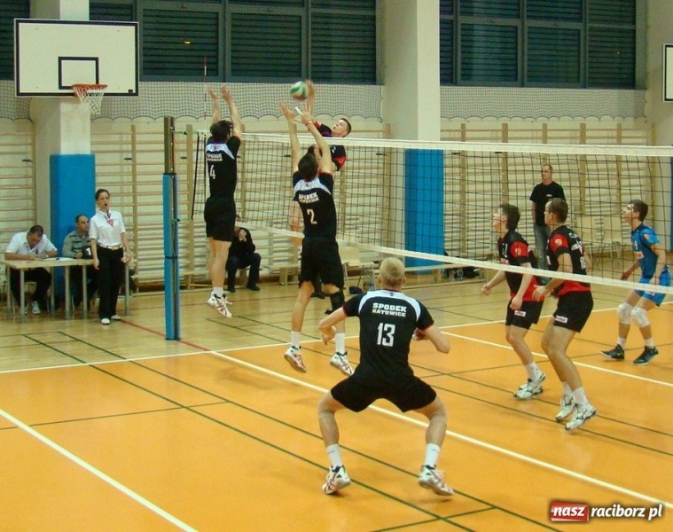 Zdjęcie w galerii na portalu naszraciborz.pl: Spodek pokonany w trzech setach wiadomości z regionu