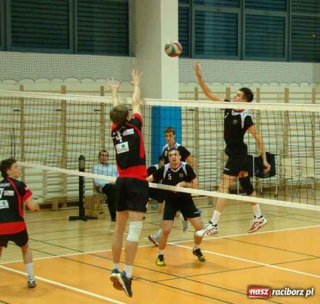 Zdjęcie w galerii na portalu naszraciborz.pl: Spodek pokonany w trzech setach wiadomości z regionu