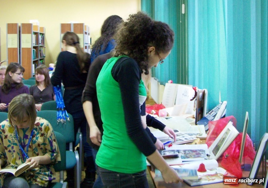 Zdjęcie w galerii na portalu naszraciborz.pl: O ilustracjach w książkach dla dzieci wiadomości z regionu