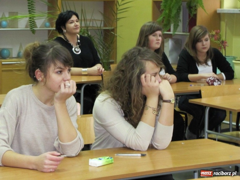 Zdjęcie w galerii na portalu naszraciborz.pl: Chwalą się wiedzą o wieszczu wiadomości z regionu