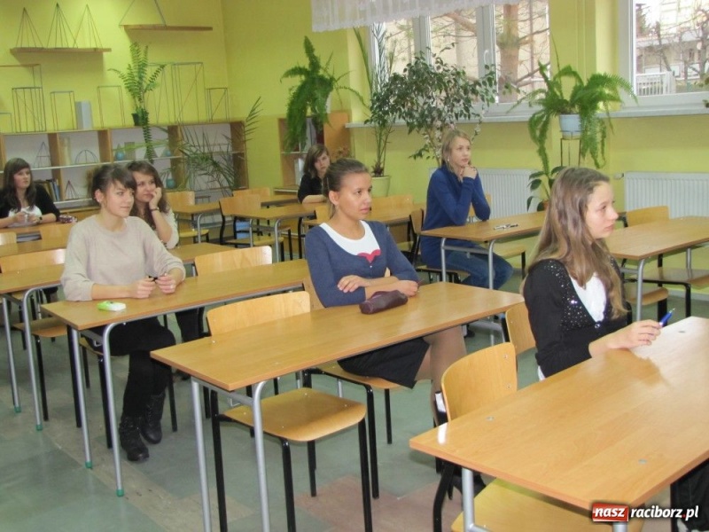 Zdjęcie w galerii na portalu naszraciborz.pl: Chwalą się wiedzą o wieszczu wiadomości z regionu