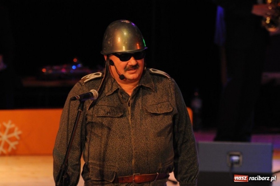 Zdjęcie w galerii na portalu naszraciborz.pl: Gwiazdka Serc 2011, czyli za mundurem... wiadomości z regionu