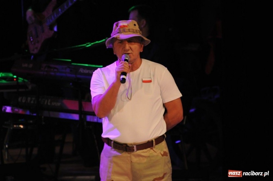 Zdjęcie w galerii na portalu naszraciborz.pl: Gwiazdka Serc 2011, czyli za mundurem... wiadomości z regionu