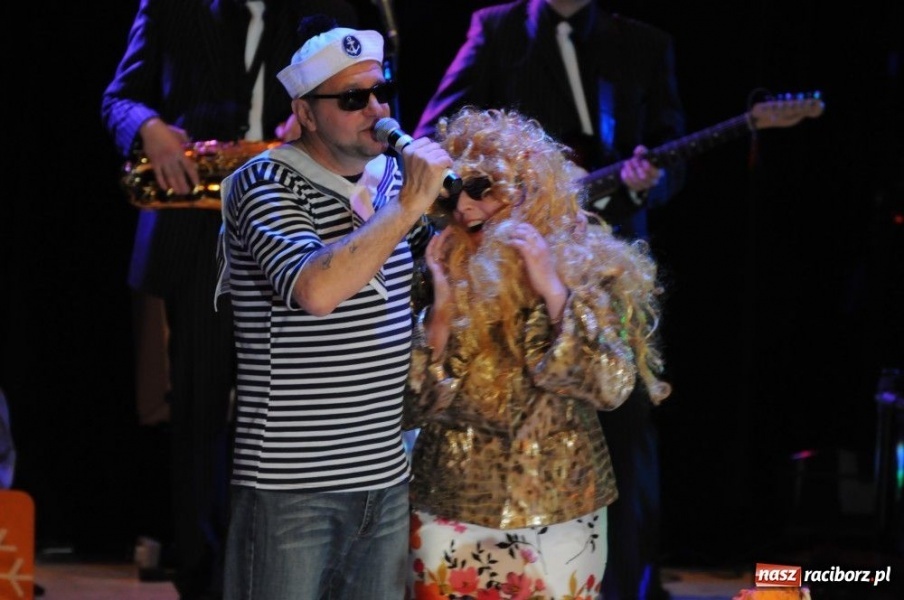 Zdjęcie w galerii na portalu naszraciborz.pl: Gwiazdka Serc 2011, czyli za mundurem... wiadomości z regionu