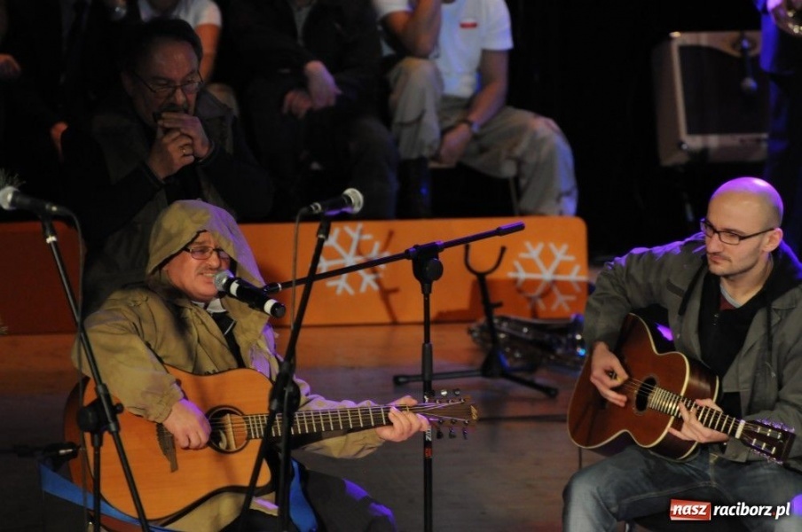 Zdjęcie w galerii na portalu naszraciborz.pl: Gwiazdka Serc 2011, czyli za mundurem... wiadomości z regionu