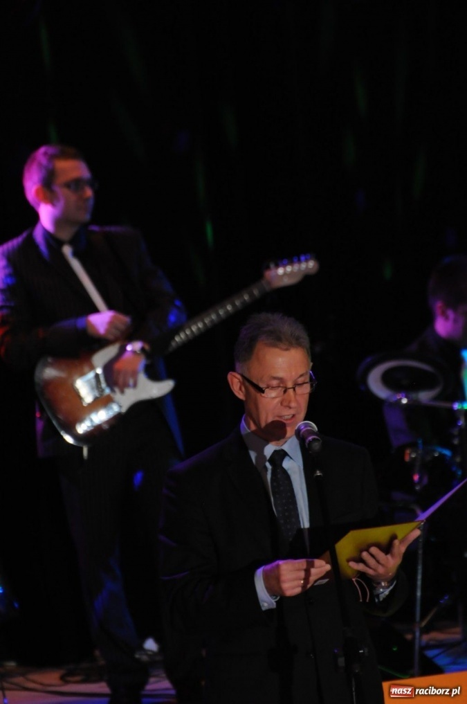 Zdjęcie w galerii na portalu naszraciborz.pl: Gwiazdka Serc 2011, czyli za mundurem... wiadomości z regionu