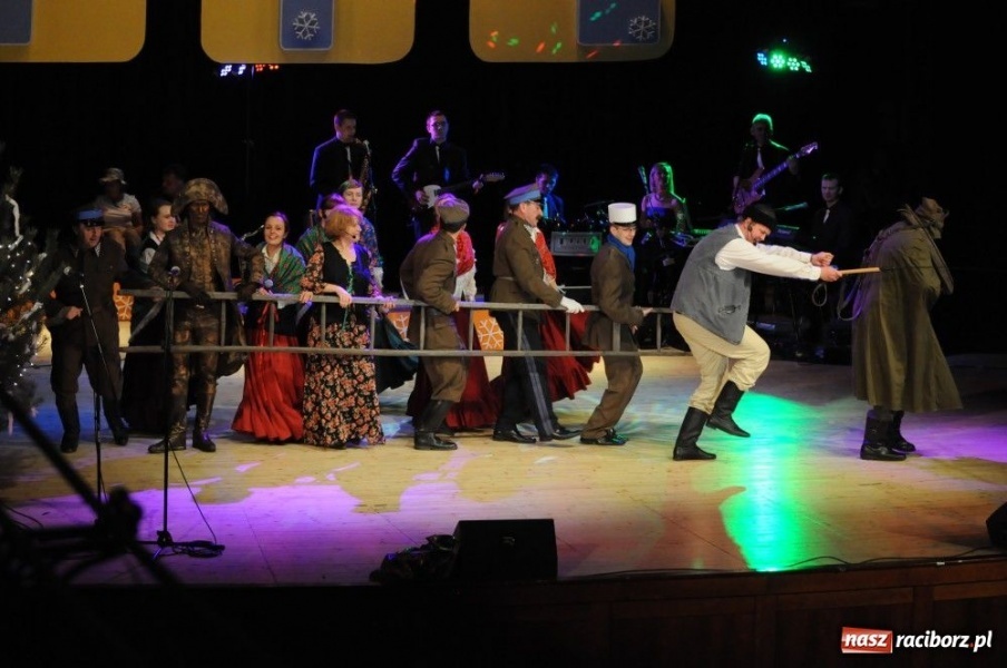 Zdjęcie w galerii na portalu naszraciborz.pl: Gwiazdka Serc 2011, czyli za mundurem... wiadomości z regionu