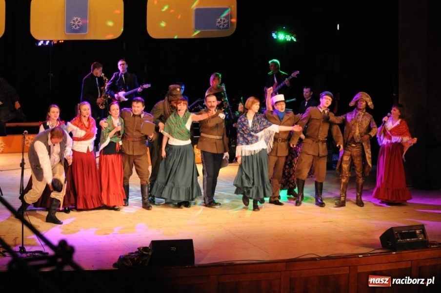 Zdjęcie w galerii na portalu naszraciborz.pl: Gwiazdka Serc 2011, czyli za mundurem... wiadomości z regionu