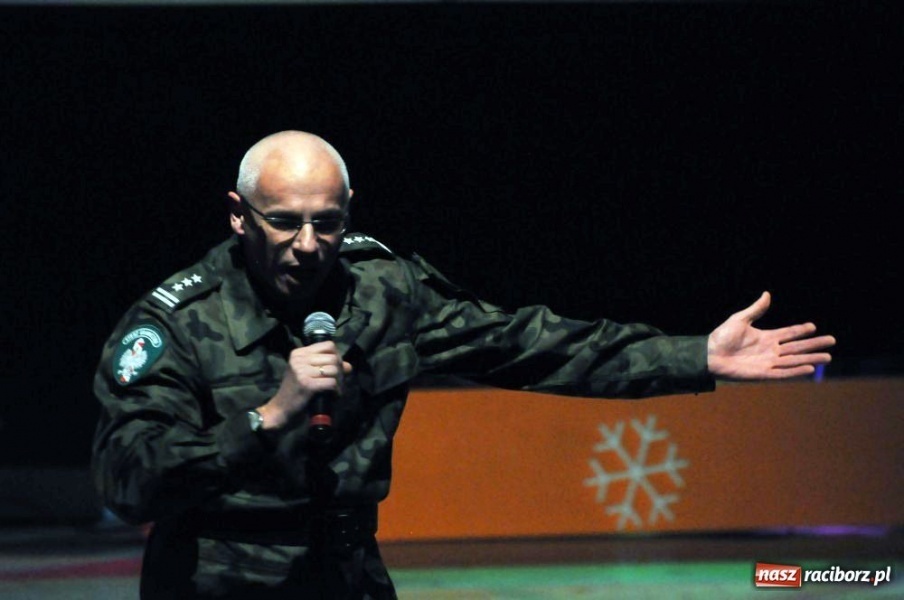 Zdjęcie w galerii na portalu naszraciborz.pl: Gwiazdka Serc 2011, czyli za mundurem... wiadomości z regionu