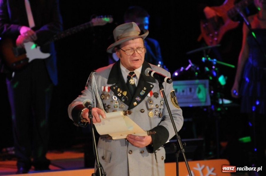 Zdjęcie w galerii na portalu naszraciborz.pl: Gwiazdka Serc 2011, czyli za mundurem... wiadomości z regionu