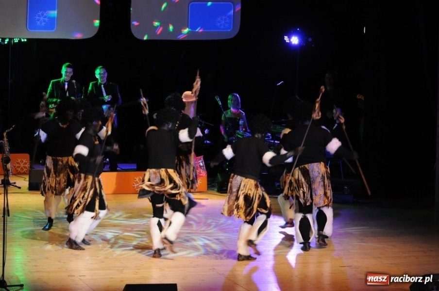 Zdjęcie w galerii na portalu naszraciborz.pl: Gwiazdka Serc 2011, czyli za mundurem... wiadomości z regionu