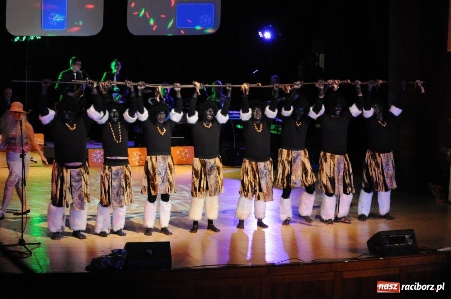 Zdjęcie w galerii na portalu naszraciborz.pl: Gwiazdka Serc 2011, czyli za mundurem... wiadomości z regionu