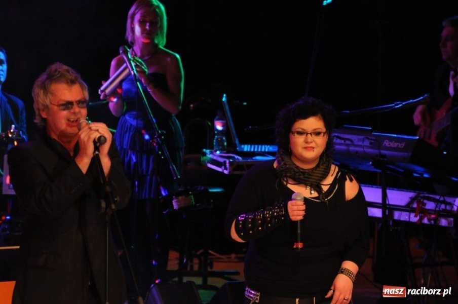 Zdjęcie w galerii na portalu naszraciborz.pl: Gwiazdka Serc 2011, czyli za mundurem... wiadomości z regionu