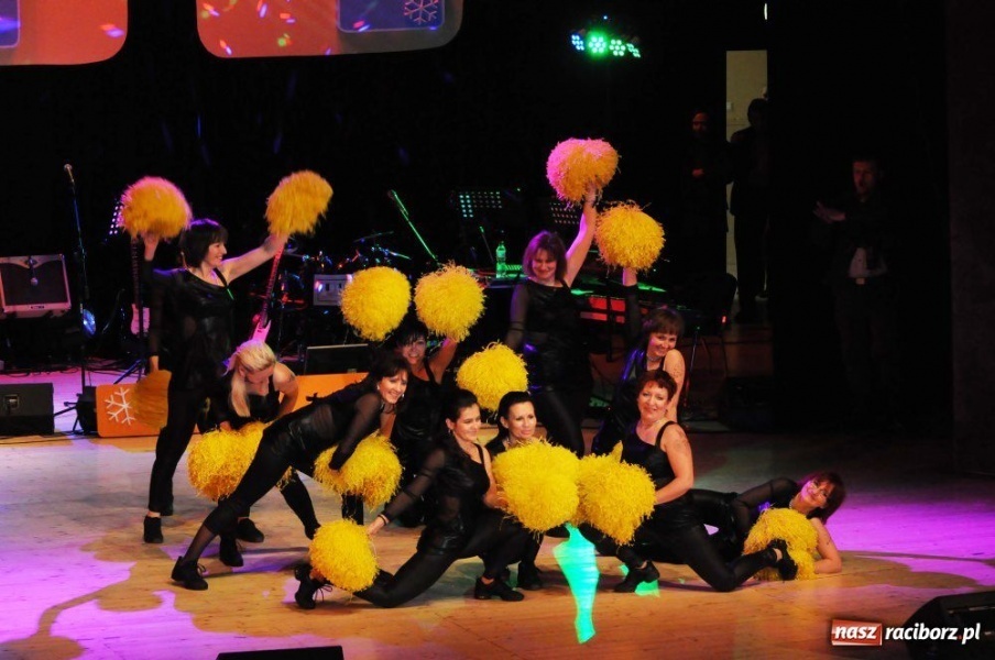 Zdjęcie w galerii na portalu naszraciborz.pl: Gwiazdka Serc 2011, czyli za mundurem... wiadomości z regionu