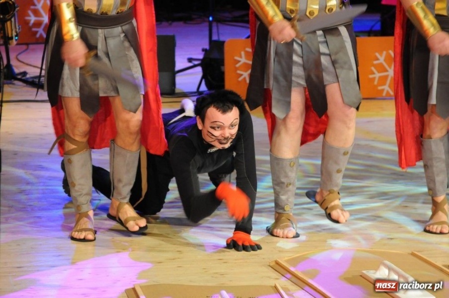 Zdjęcie w galerii na portalu naszraciborz.pl: Gwiazdka Serc 2011, czyli za mundurem... wiadomości z regionu