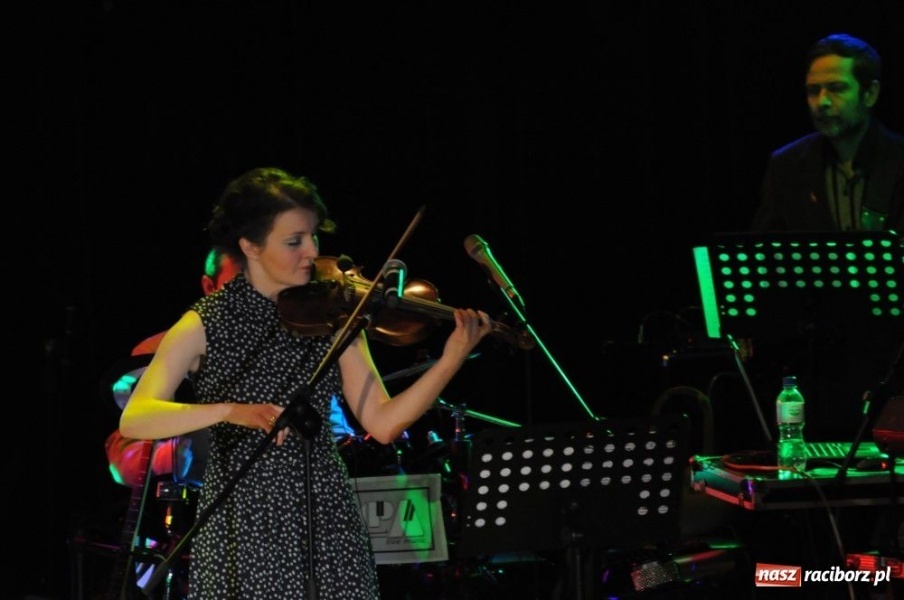 Zdjęcie w galerii na portalu naszraciborz.pl: Gwiazdka Serc 2011, czyli za mundurem... wiadomości z regionu