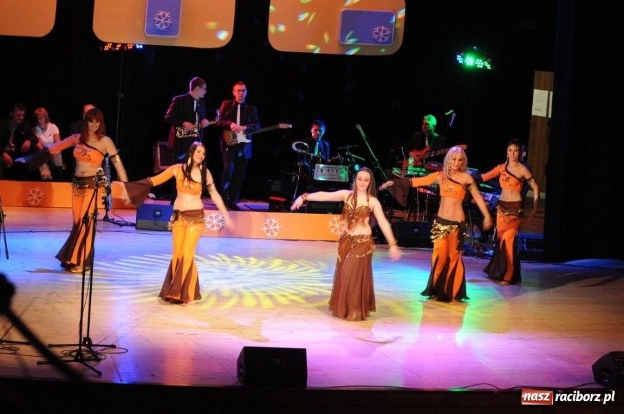 Zdjęcie w galerii na portalu naszraciborz.pl: Gwiazdka Serc 2011, czyli za mundurem... wiadomości z regionu