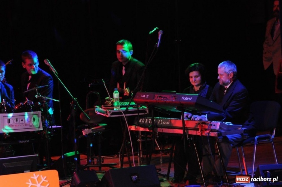 Zdjęcie w galerii na portalu naszraciborz.pl: Gwiazdka Serc 2011, czyli za mundurem... wiadomości z regionu