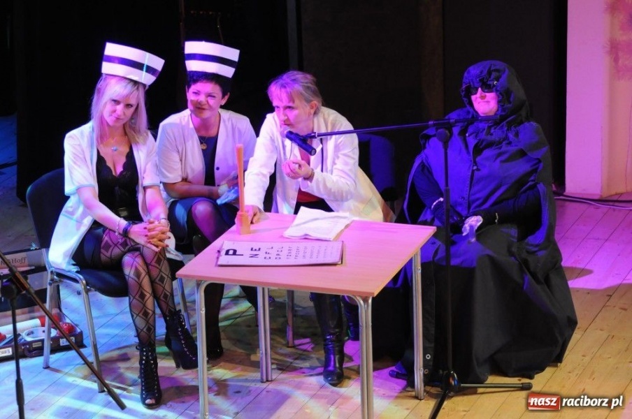 Zdjęcie w galerii na portalu naszraciborz.pl: Gwiazdka Serc 2011, czyli za mundurem... wiadomości z regionu