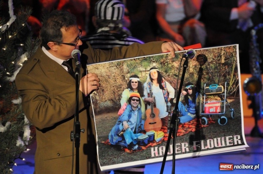 Zdjęcie w galerii na portalu naszraciborz.pl: Gwiazdka Serc 2011, czyli za mundurem... wiadomości z regionu