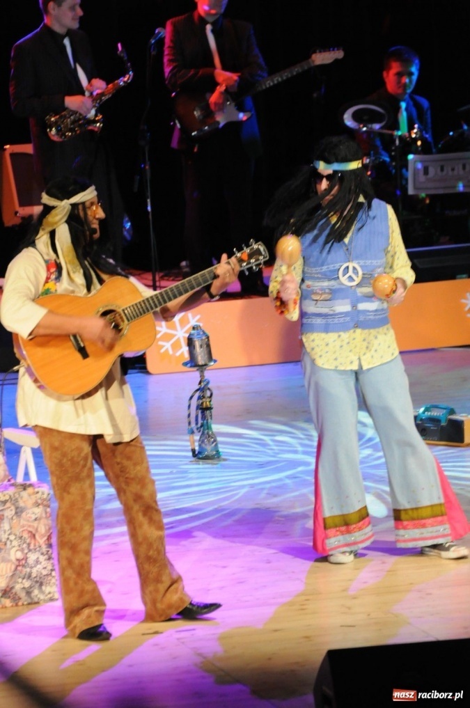 Zdjęcie w galerii na portalu naszraciborz.pl: Gwiazdka Serc 2011, czyli za mundurem... wiadomości z regionu