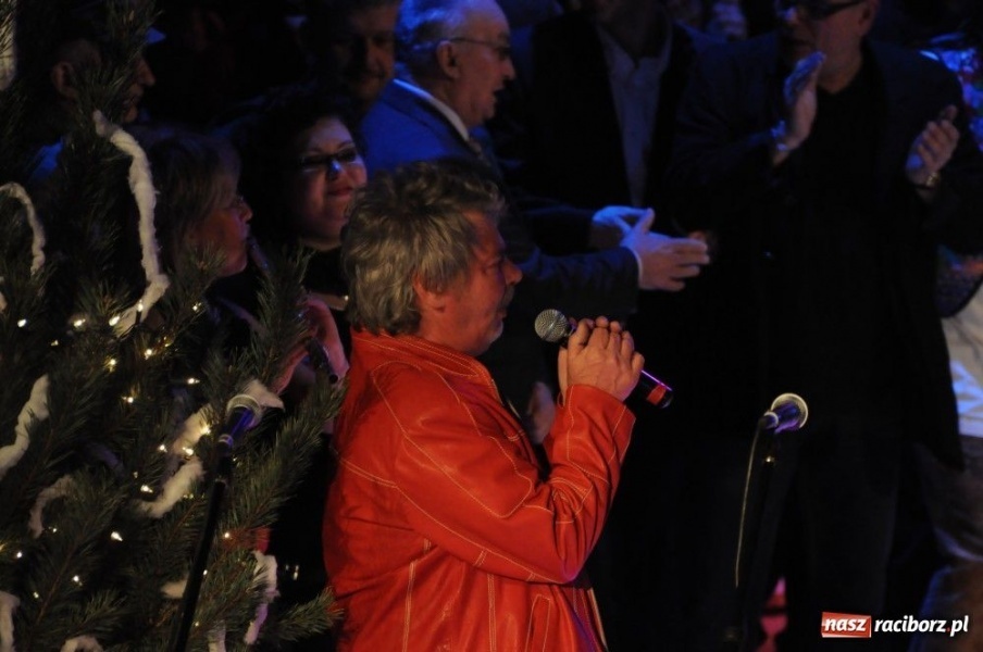 Zdjęcie w galerii na portalu naszraciborz.pl: Gwiazdka Serc 2011, czyli za mundurem... wiadomości z regionu