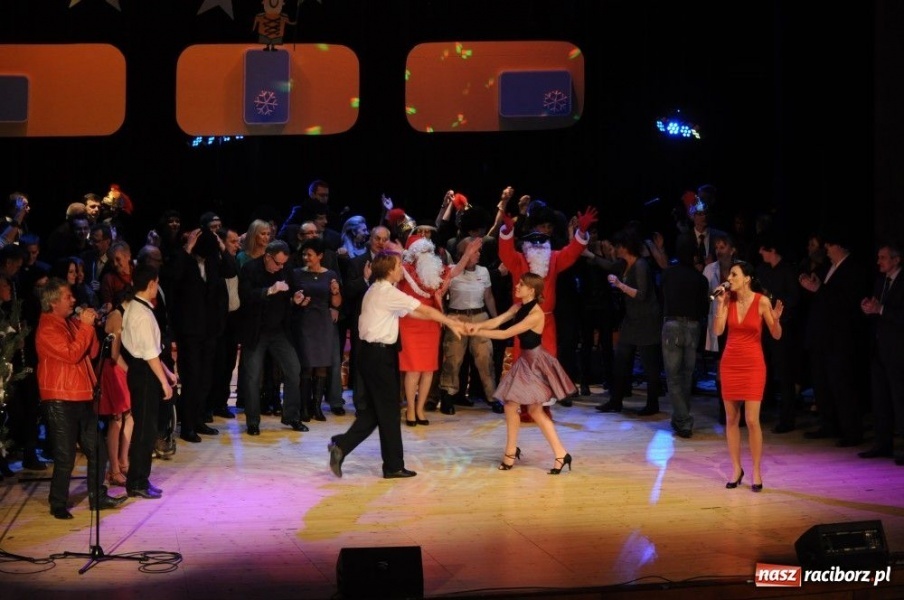 Zdjęcie w galerii na portalu naszraciborz.pl: Gwiazdka Serc 2011, czyli za mundurem... wiadomości z regionu