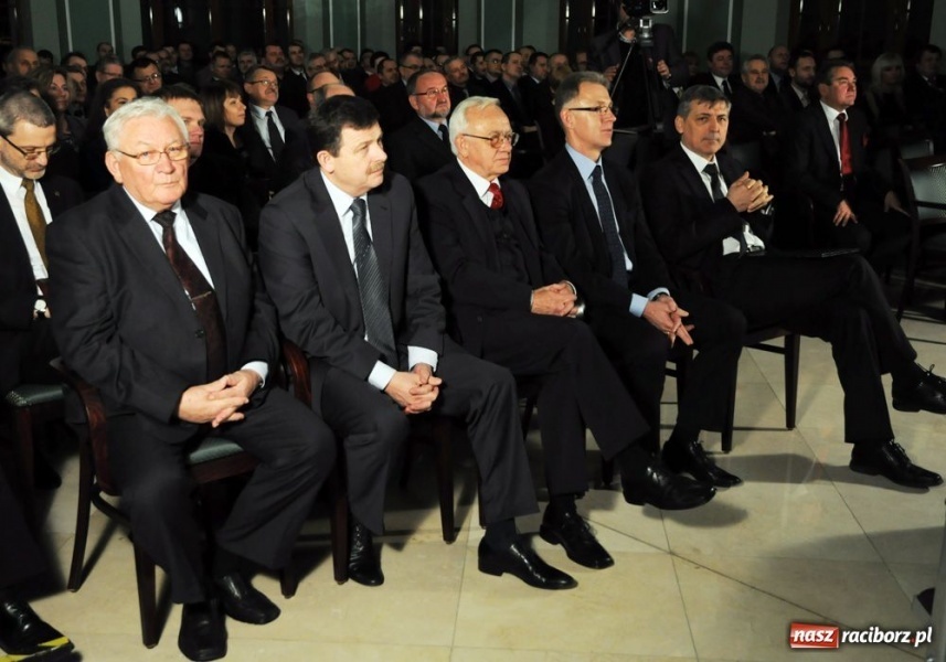 Zdjęcie w galerii na portalu naszraciborz.pl: Przedświąteczne spotkanie w Rafako wiadomości z regionu