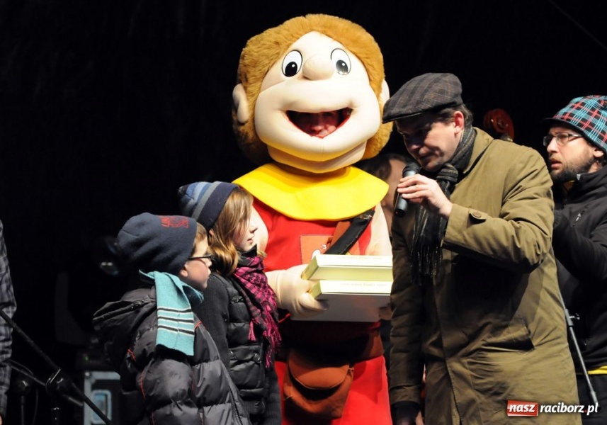 Zdjęcie w galerii na portalu naszraciborz.pl: Ruszył świąteczny jarmark na Rynku wiadomości z regionu