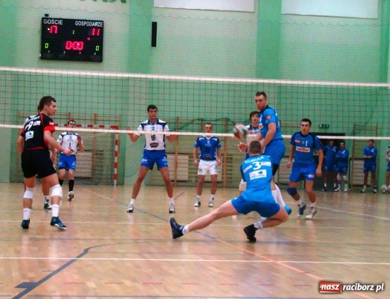 Zdjęcie w galerii na portalu naszraciborz.pl: AZS Rafako: wypadek przy pracy? wiadomości z regionu