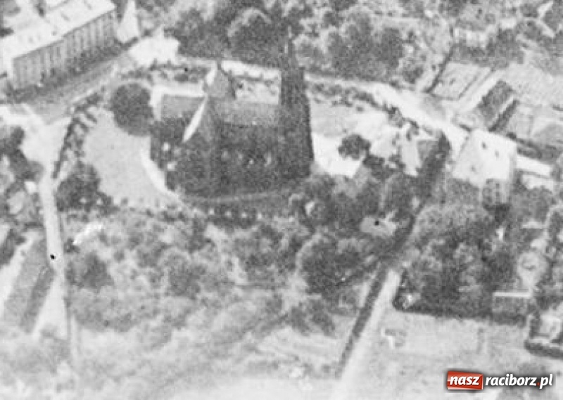 Zdjęcie w galerii na portalu naszraciborz.pl: Ze starej fotografii. Ten obszar Raciborza miał być centrum sportowo-rekreacyjnym wiadomości z regionu