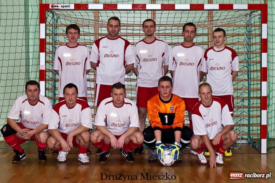 Zdjęcie w galerii na portalu naszraciborz.pl: Wyniki Halowej Ligi Piłki Nożnej wiadomości z regionu