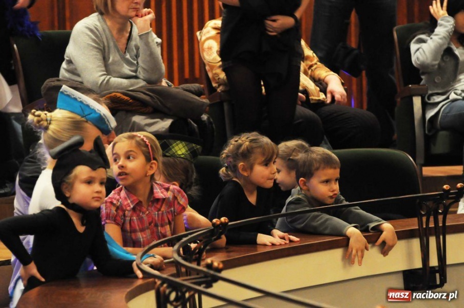 Zdjęcie w galerii na portalu naszraciborz.pl: Świąteczna gala zespołów Źródła wiadomości z regionu