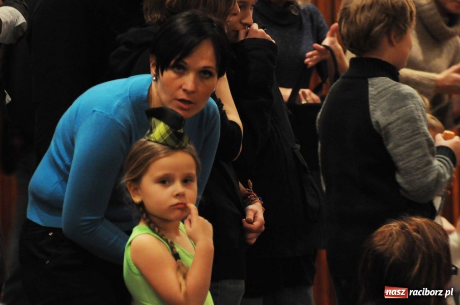 Zdjęcie w galerii na portalu naszraciborz.pl: Świąteczna gala zespołów Źródła wiadomości z regionu