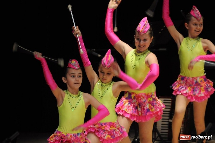 Zdjęcie w galerii na portalu naszraciborz.pl: Świąteczna gala zespołów Źródła wiadomości z regionu