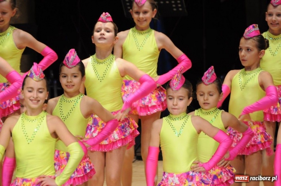 Zdjęcie w galerii na portalu naszraciborz.pl: Świąteczna gala zespołów Źródła wiadomości z regionu