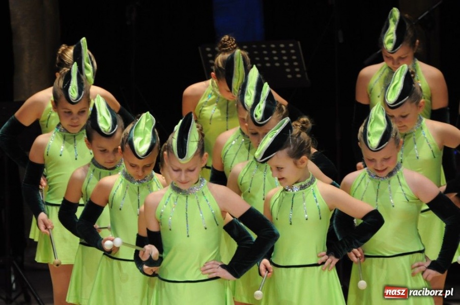 Zdjęcie w galerii na portalu naszraciborz.pl: Świąteczna gala zespołów Źródła wiadomości z regionu