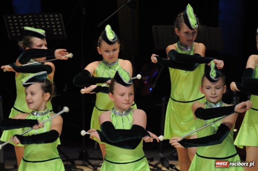 Zdjęcie w galerii na portalu naszraciborz.pl: Świąteczna gala zespołów Źródła wiadomości z regionu