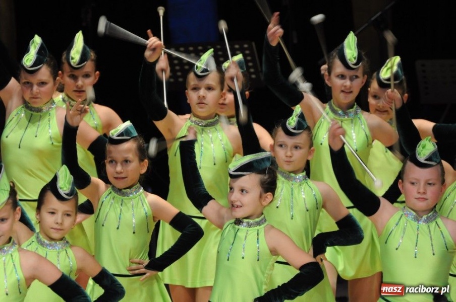 Zdjęcie w galerii na portalu naszraciborz.pl: Świąteczna gala zespołów Źródła wiadomości z regionu