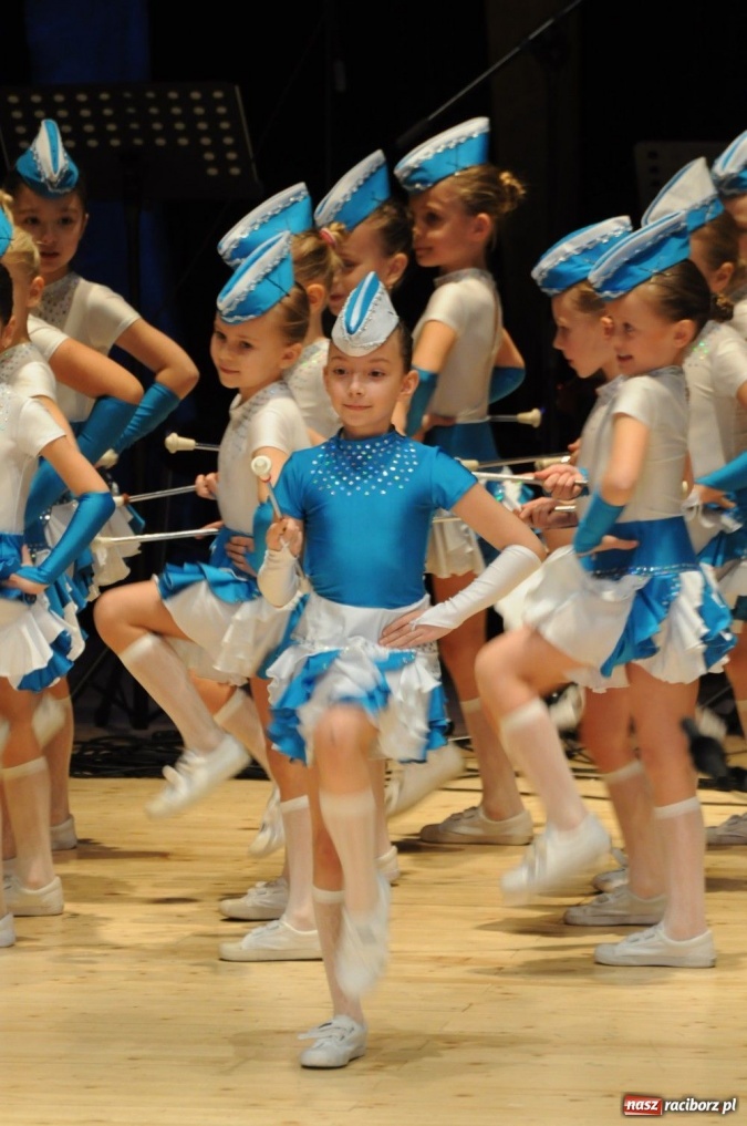 Zdjęcie w galerii na portalu naszraciborz.pl: Świąteczna gala zespołów Źródła wiadomości z regionu