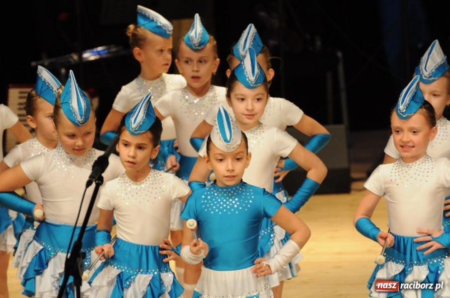 Zdjęcie w galerii na portalu naszraciborz.pl: Świąteczna gala zespołów Źródła wiadomości z regionu