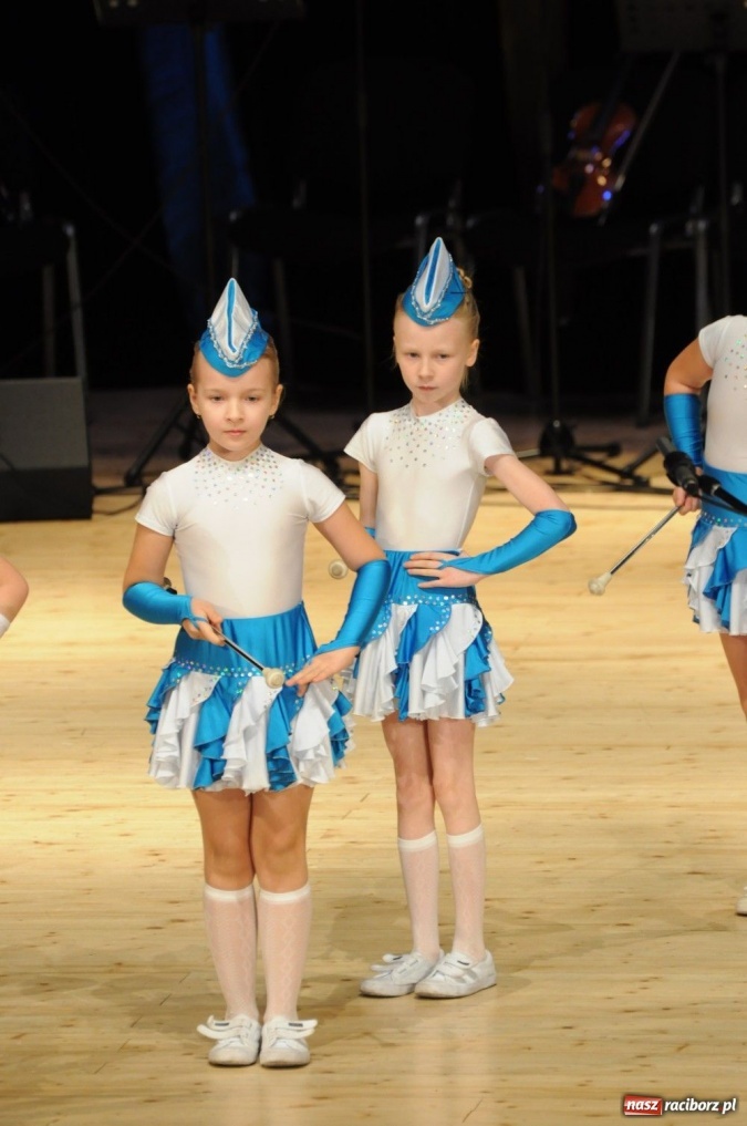 Zdjęcie w galerii na portalu naszraciborz.pl: Świąteczna gala zespołów Źródła wiadomości z regionu