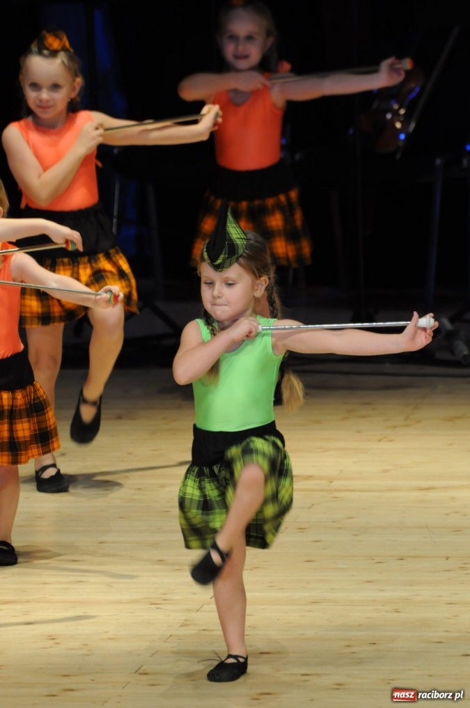 Zdjęcie w galerii na portalu naszraciborz.pl: Świąteczna gala zespołów Źródła wiadomości z regionu
